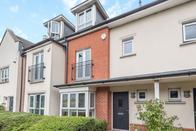 Thumbnail Detached house for sale in Palace Way, Woking