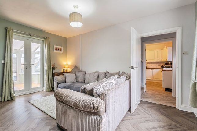37, Hughes Crescent, Chepstow photo 4