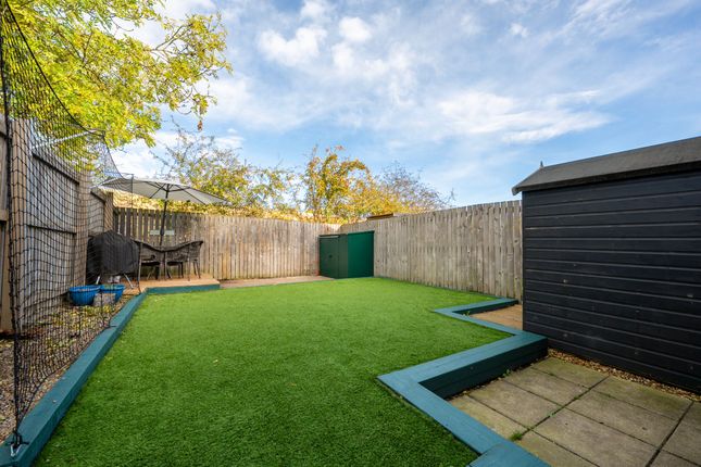 16 Halton Gill Grove, Harrogate photo 4
