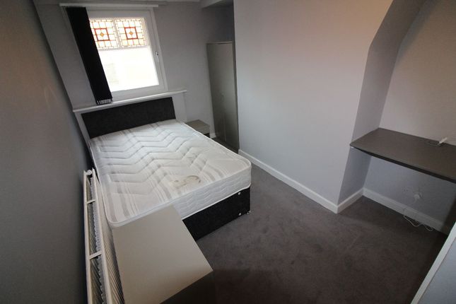 Terraced house to rent in Chapel Street, Preston, Lancashire