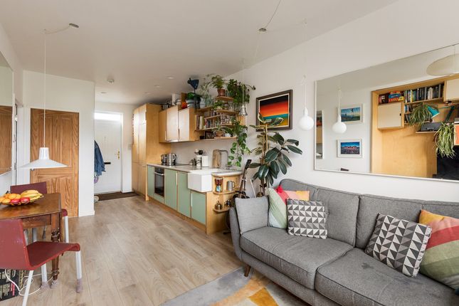 25, Hawkslade Road, Nunhead photo 4