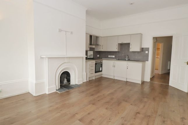 Flat 2, 13 Wellington Crescent, Ramsgate photo 2