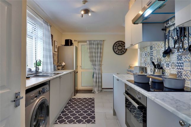25, Colwinstone Close, Cardiff photo 3
