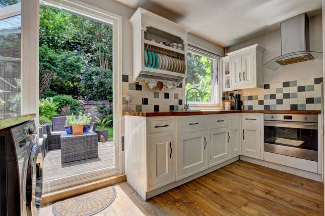 53 The Croft, Marlow photo 2