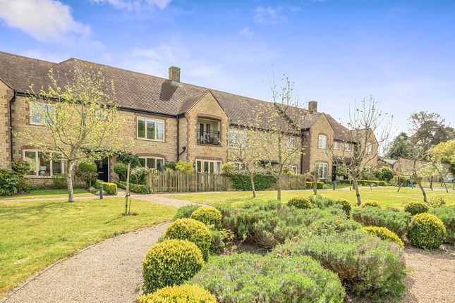2-bed flat on 5 Orchard Gardens, Pulborough, £425,000