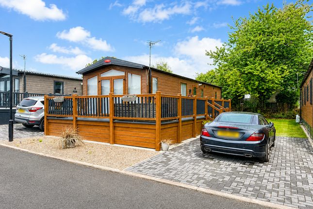2-bed caravan on 11 Monks Walk, Abbey Farm, Abbey Lane, Burscough, £85,000