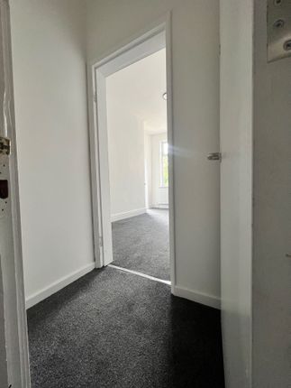 Flat 5, 317-319 Beverley Road, Hull photo 3