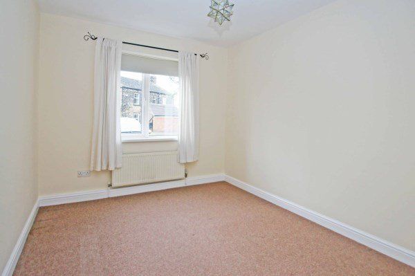 5, Farnley View, Bradford photo 5
