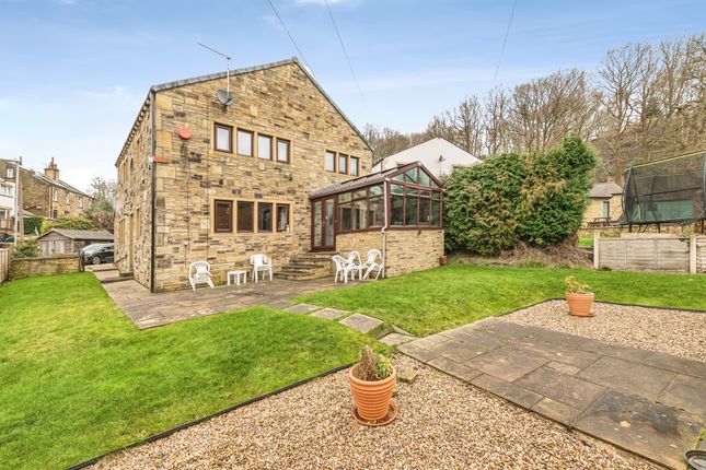 6, Wood Farm Lane, Holmfirth photo 4