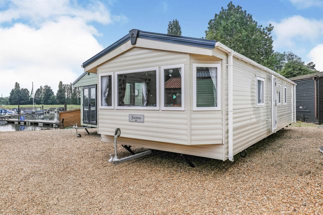 Mobile/park home for sale in Billing Aquadrome, Crow Lane, Northampton