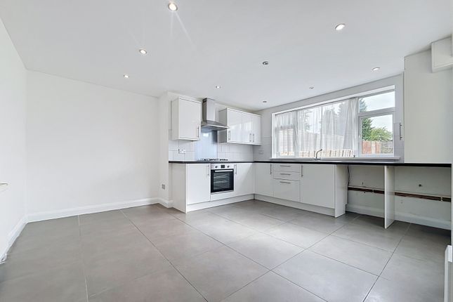 15, Mortimer Way, Leicester photo 4
