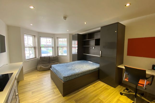 Studio to rent in High Road, Southampton
