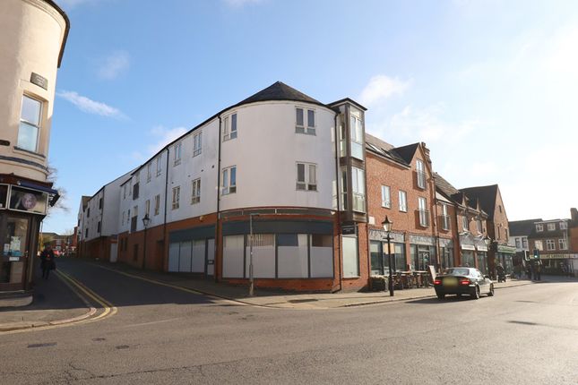 Flat for sale in Castle Point, Hinckley, Leicestershire