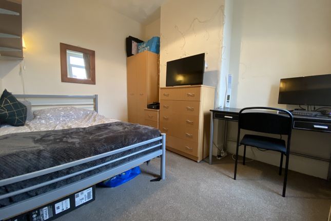 6, Hazeldene Avenue, Cardiff photo 4