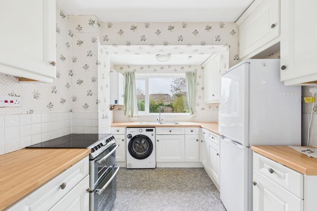 9 Place Farm Way, Princes Risborough photo 3