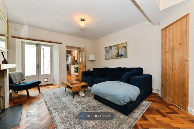 Salisbury Terrace, Frome photo 3
