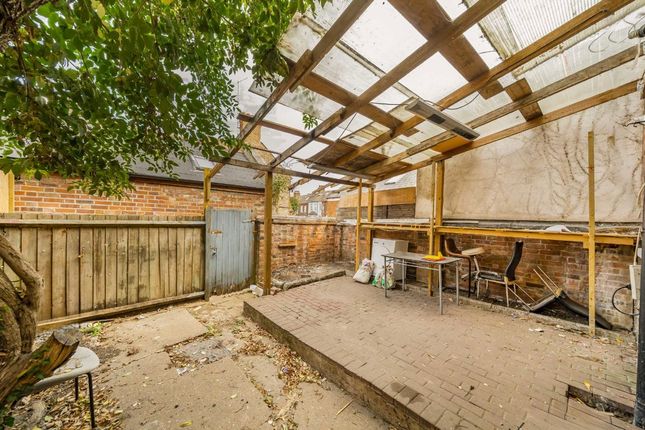 285, Cricklewood Lane, London photo 4