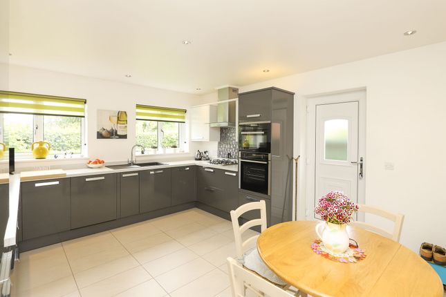 42 Marsh View, Sheffield photo 4