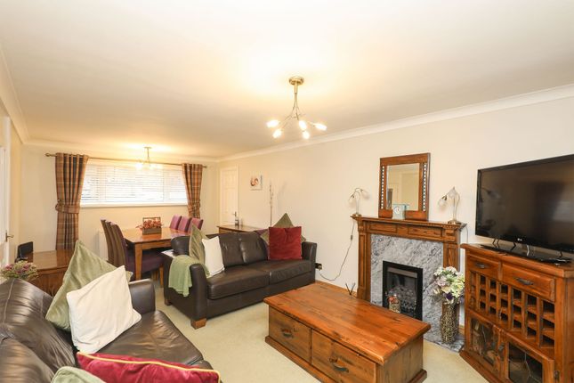 9 Hollybank Close, Sheffield photo 3