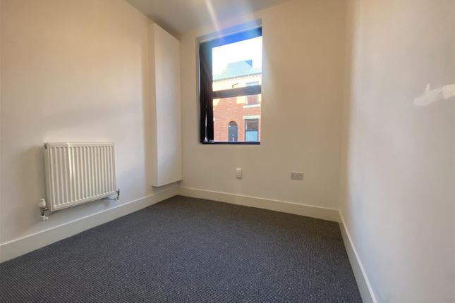 Terraced house to rent in Ash Street, Salford