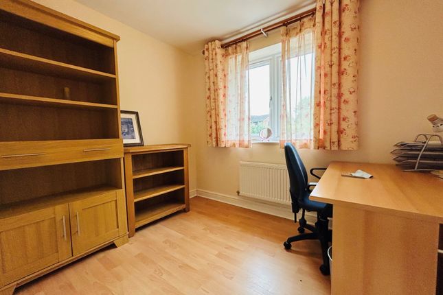 93, Girton Way, DERBY photo 4