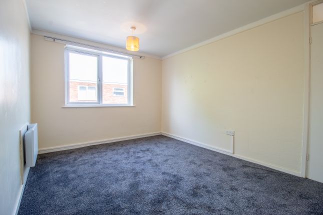 16, Briton Court, Spalding photo 5