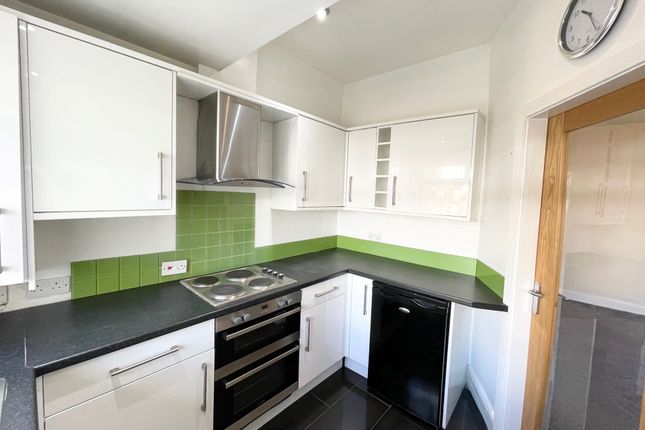 11, Springfield Terrace, Huddersfield photo 5