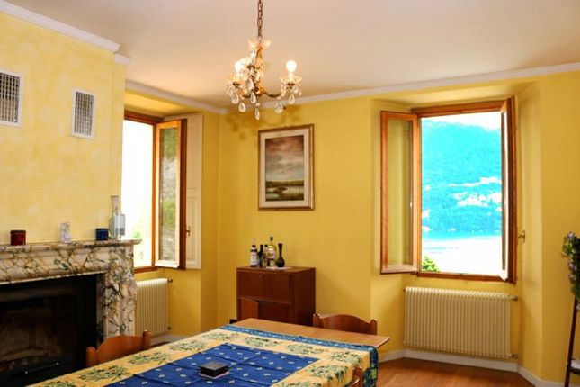 Apartment for sale in Piazza Gibuti, 10, 22010 Moltrasio Co, Italy