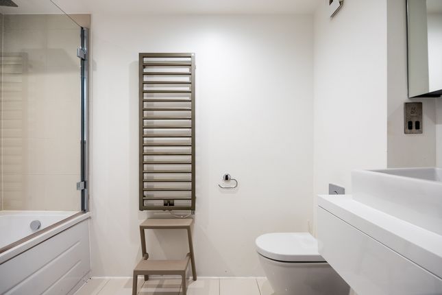 Flat 6, 1 Exchange Court, Covent Garden photo 3