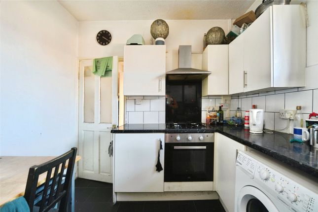 Flat 36 Corbin House,, Bromley High Street, London photo 4