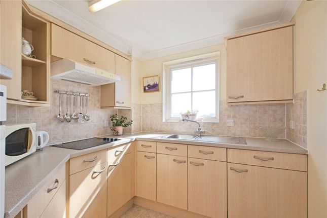 60, Nelson Court, Gravesend photo 3