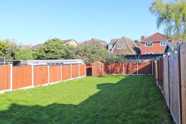 87, Essex Way, South Benfleet photo 3