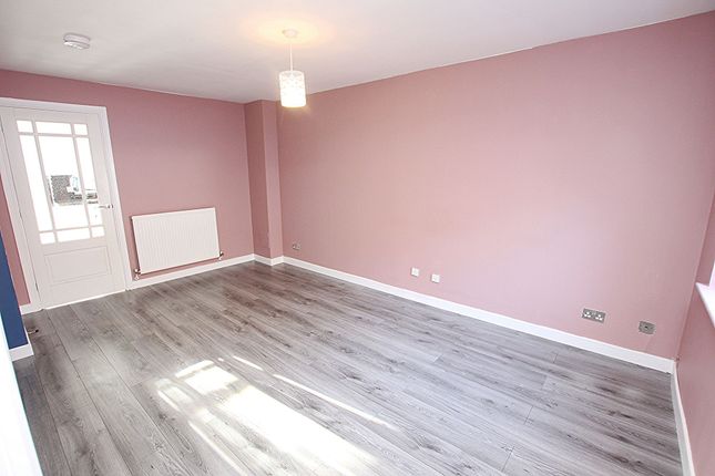 44 Fintry Avenue, Livingston photo 2