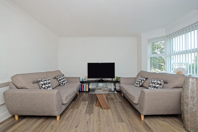 Flat to rent in Tobermory Close, Langley, Slough