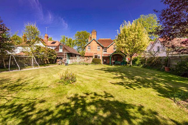 Applegate, Croft Road, Goring on Thames photo 2