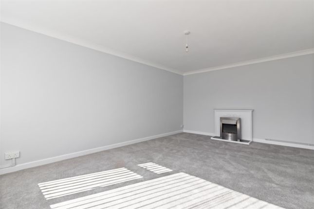 13, Aldsworth Court, Worthing photo 4