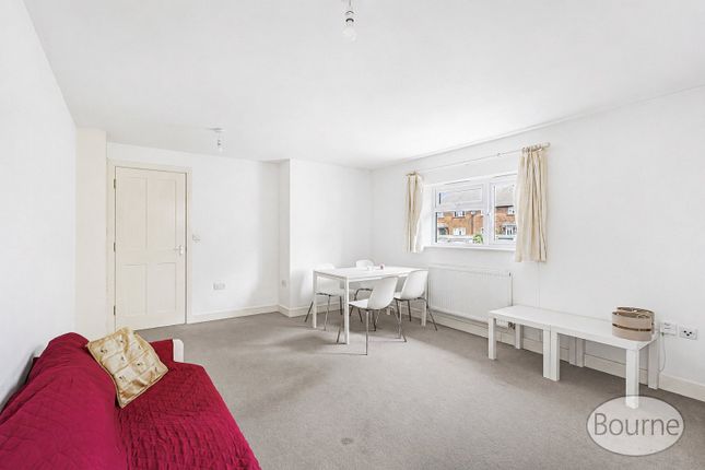 7b, Cobbett Road, Guildford photo 2