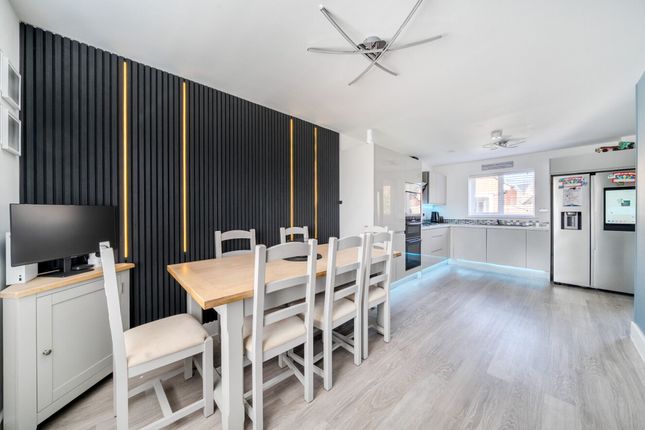 18 Dowling Way, Arundel photo 2