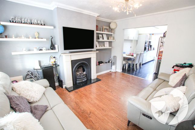21, Gregory Crescent, London photo 2