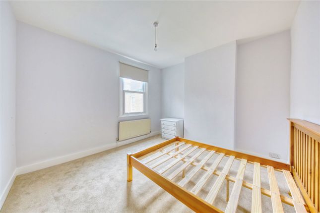 22A,, Danehurst Street, London photo 4