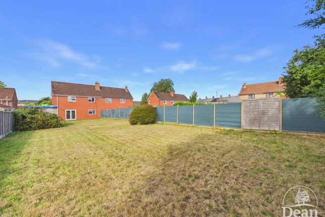 48, Summerleaze, Lydney photo 2