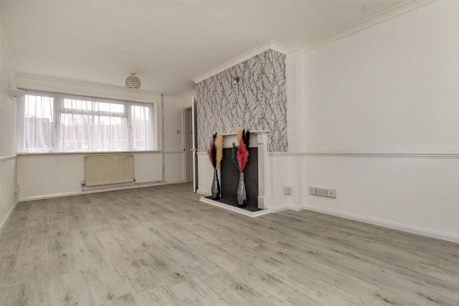 End terrace house for sale in Springfield, Epping