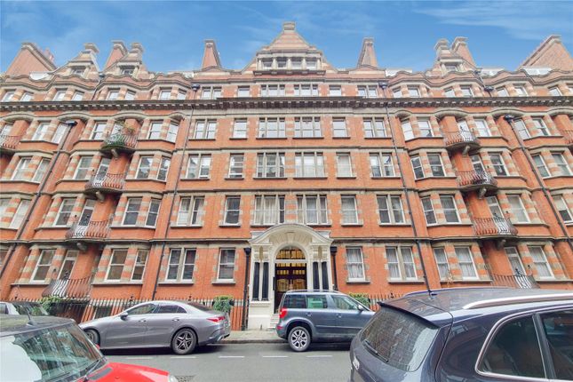 Flat for sale in Clarence Gate Gardens, Glentworth Street, London NW1