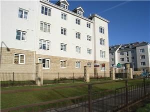 Thumbnail Flat to rent in Queens Crescent, Livingston