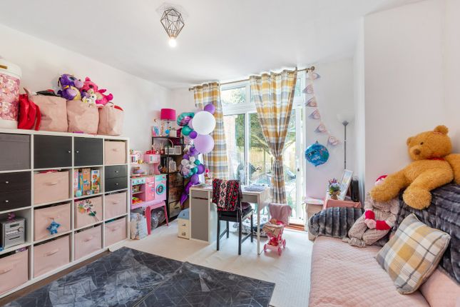 12, Elm Way, Rickmansworth photo 4