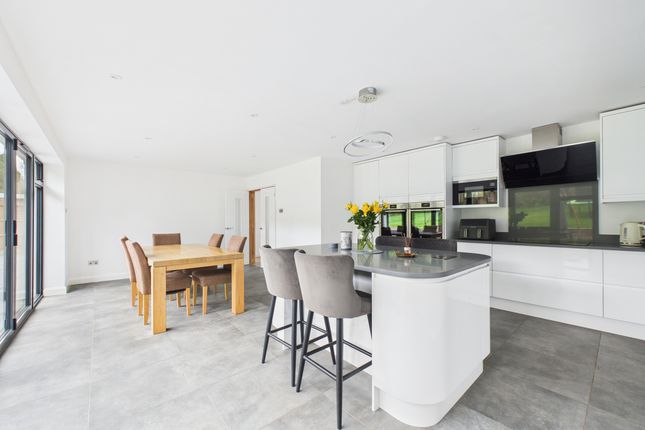 154a Marlow Bottom, Marlow photo 3