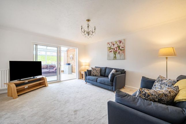 10, Fir Tree Close, Eastleigh photo 2