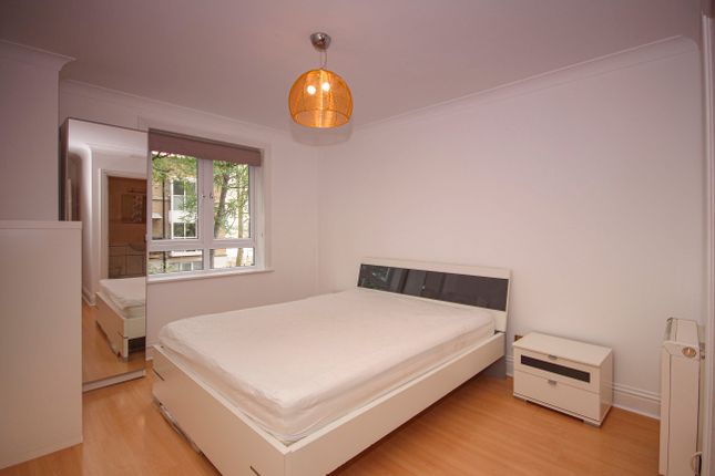Flat to rent in Rope Street, London
