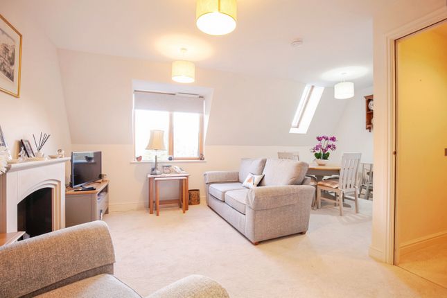 1-bed flat on Hurst Place (A), Haywards Heath, £280,000