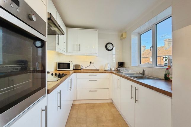 Flat 1, Cedar Court, Tenterden photo 2